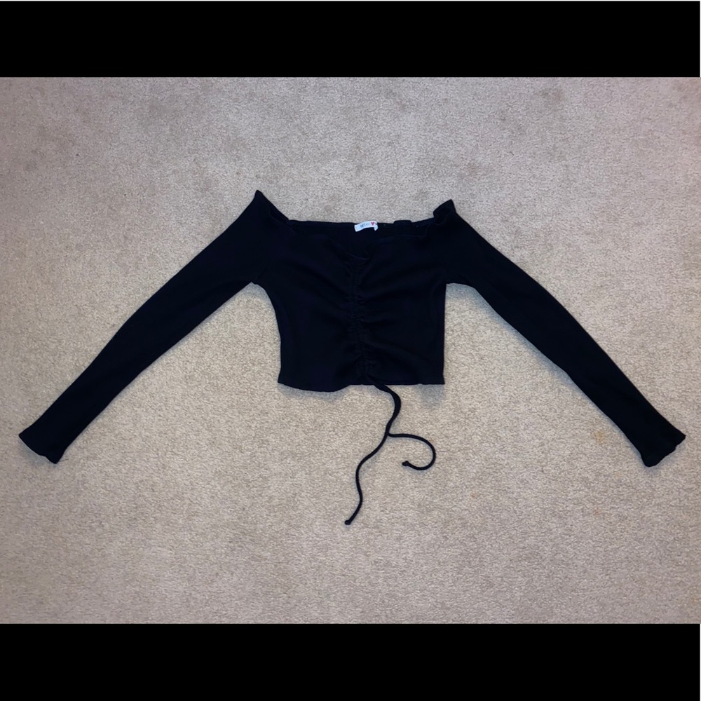 Black Scrunch crop top